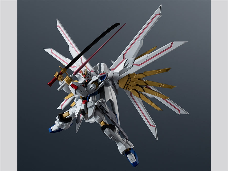 GUNDAM - GUNDAM UNIVERSE ZGMF/A-262PD-P Mighty Strike Freedom Gundam (PRE-BUILT ARTICULATION GUNDAM)