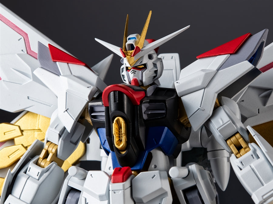 GUNDAM - GUNDAM UNIVERSE ZGMF/A-262PD-P Mighty Strike Freedom Gundam (PRE-BUILT ARTICULATION GUNDAM)